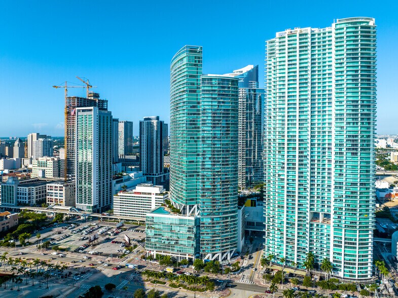 More Photos Of 888 Biscayne Blvd, Miami Apartments For Sale