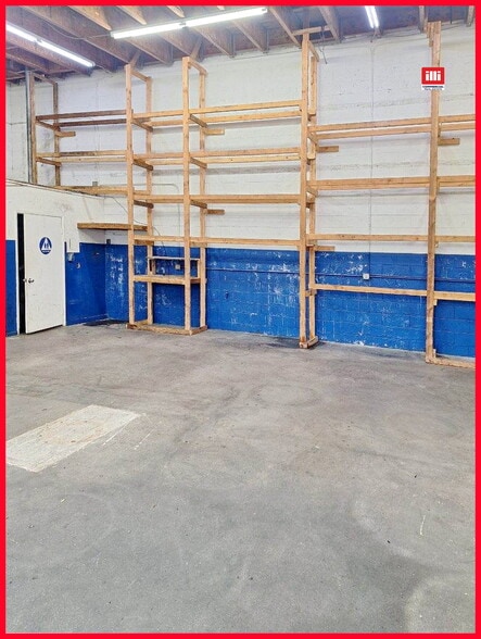 More Photos Of 10702 Magnolia Blvd, North Hollywood Auto Repair For Lease