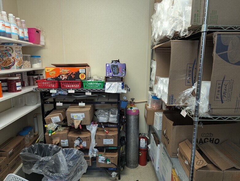 More Photos Of 1221 S Laramie, Peoria Freestanding For Sale