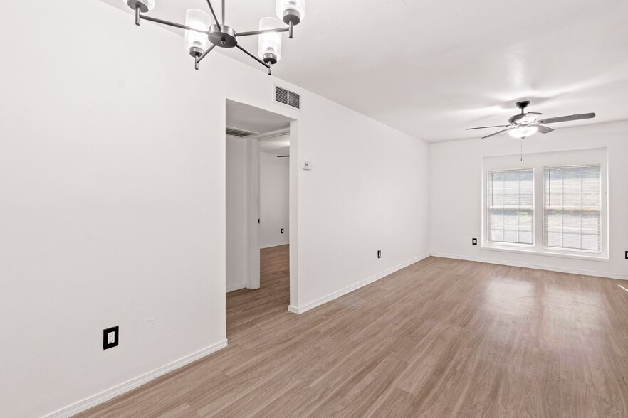 More Photos Of 1720 Wooten Park Dr, Austin Apartments For Sale