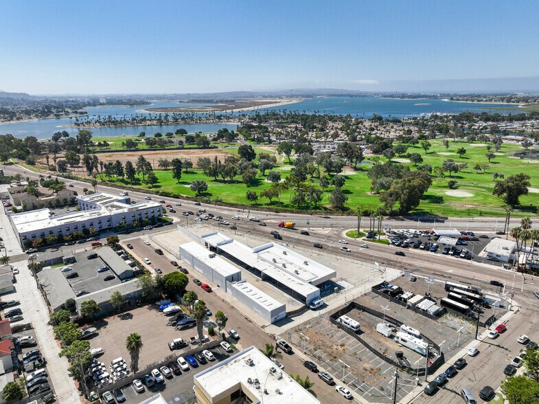More Photos Of 4433 Mission Bay Dr, San Diego Auto Dealership For Lease