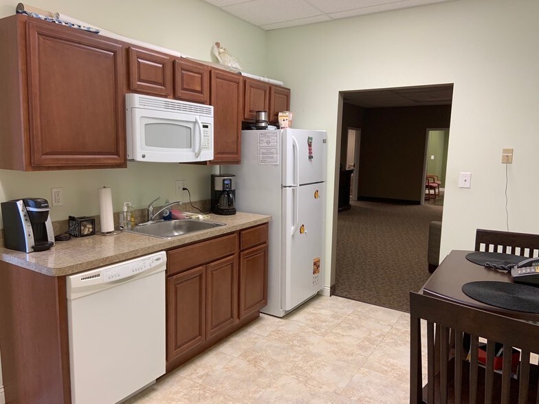 More Photos Of 5923 Broadview Rd, Parma Freestanding For Sale