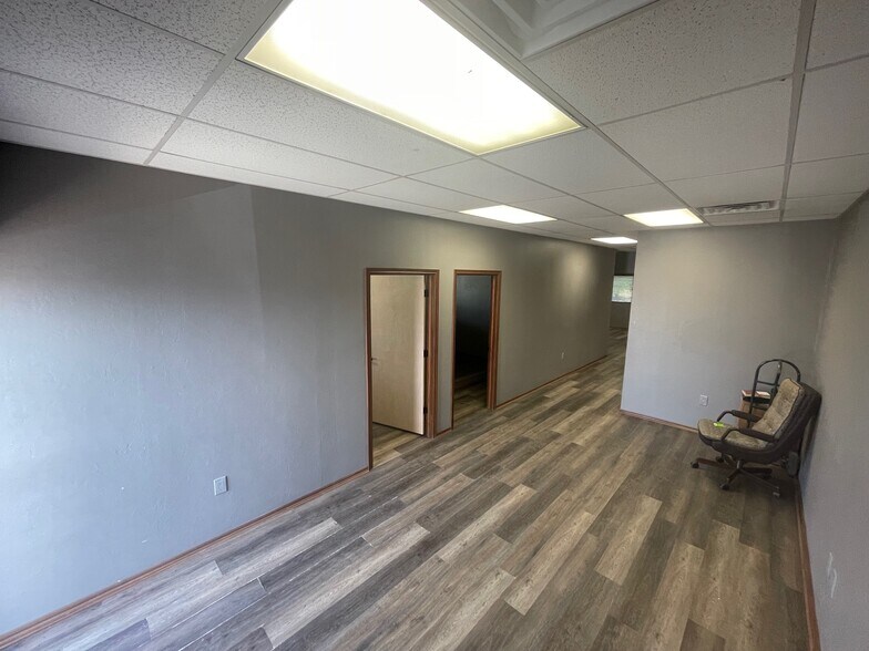 More Photos Of 4900 S Rockwell St, Oklahoma City Warehouse For Lease