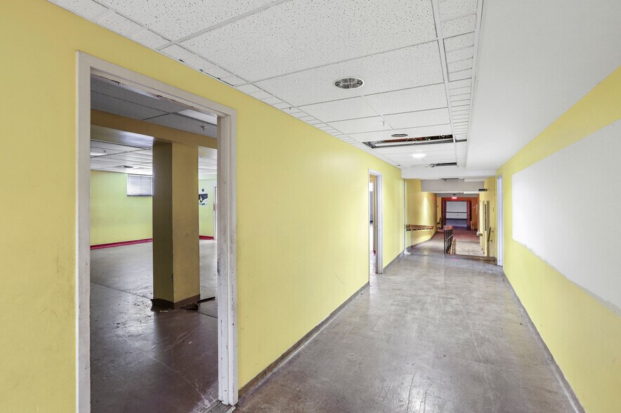 More Photos Of 184 Salem Ave, Dayton Office Residential For Lease