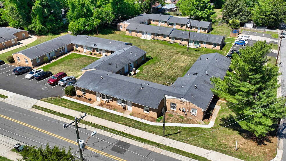 Primary Photo Of 904 Lowdermilk St, Greensboro Apartments For Sale