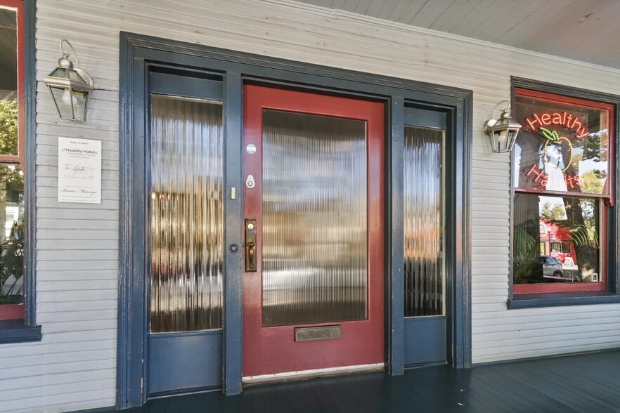 More Photos Of 2224 J St, Sacramento General Retail For Sale