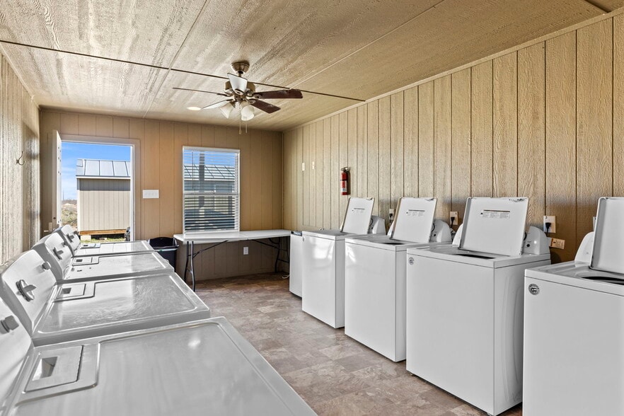 More Photos Of 158 Co Road 404, Pecos Apartments For Sale