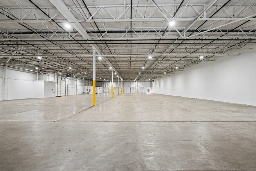 More Photos Of 2001 Production Dr, Louisville Warehouse For Lease