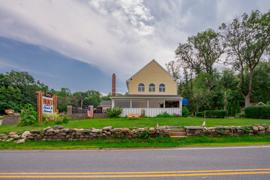 Primary Photo Of 175 Lake Rd, Ballston Lake Restaurant For Sale