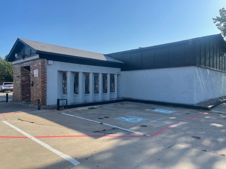 More Photos Of 2219 Evans Ave, Fort Worth Freestanding For Lease