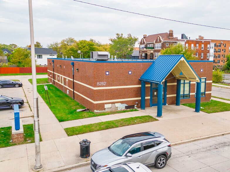 More Photos Of 8282 Woodward Ave, Detroit Medical For Sale