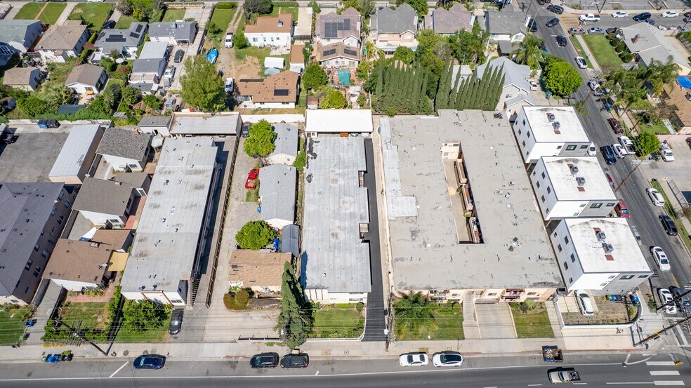 More Photos Of 15919 Vanowen St, Van Nuys Apartments For Sale