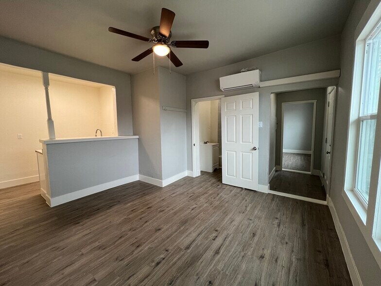 More Photos Of 101 Stanley Ct, San Antonio Multifamily For Sale