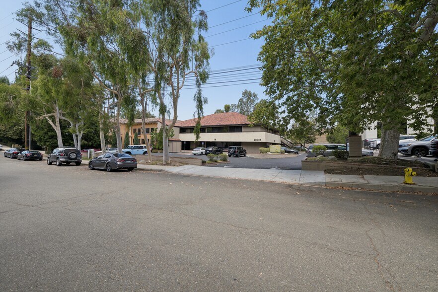 More Photos Of 28035 Dorothy Dr, Agoura Hills Office For Sale