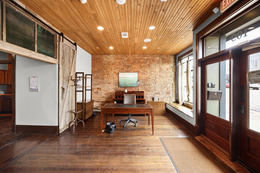 More Photos Of 109 E Lafayette St, Jackson Office Residential For Lease