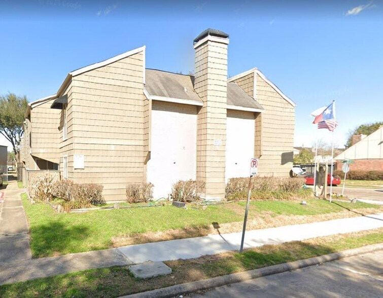 More Photos Of 7900 Creekbend Dr, Houston Apartments For Sale