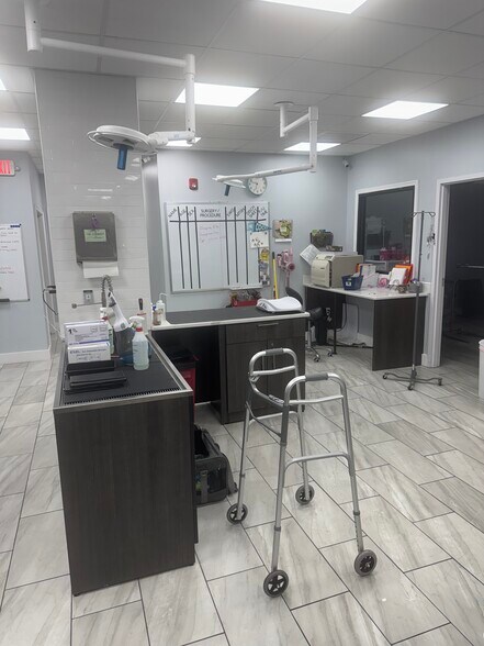 More Photos Of 7 Cuthbert Blvd, Oaklyn Office For Sale