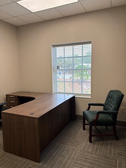 More Photos Of 1936 Boothe Cir, Longwood Medical For Lease