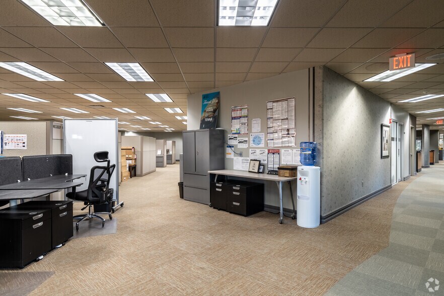 More Photos Of 2045 Lincoln Hwy, Edison Office For Lease