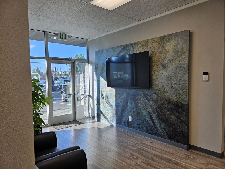 More Photos Of 5401 104th St E, Puyallup General Retail For Lease