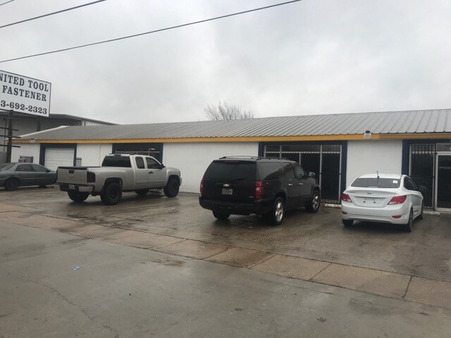 More Photos Of 6310 N Shepherd Dr, Houston Auto Salvage Facility For Sale