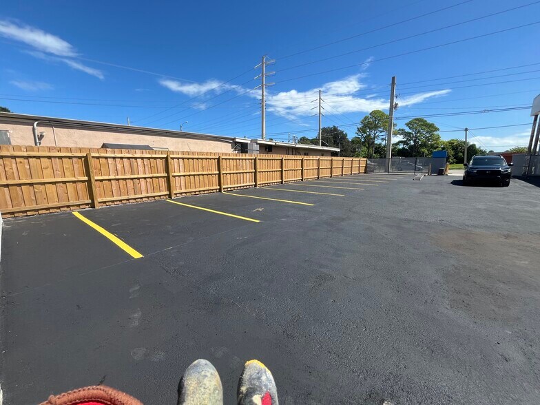 More Photos Of 411 Clearlake Rd, Cocoa Service For Lease