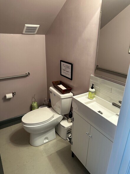 More Photos Of 3201-3215 Macarthur Blvd, Oakland Medical For Sale