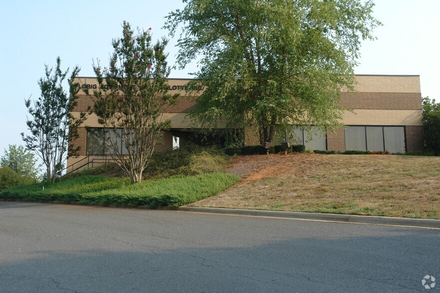 More Photos Of 3830 Rose Lake Dr, Charlotte Warehouse For Lease