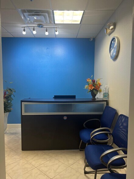 More Photos Of 13538 Village Park Dr, Orlando Office Residential For Lease