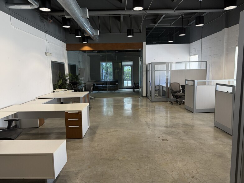 More Photos Of 400 Clematis St, West Palm Beach Loft Creative Space For Lease