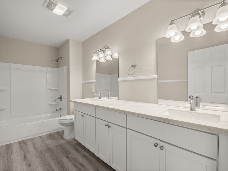 More Photos Of 101 W Center St, DeQuincy Office For Lease