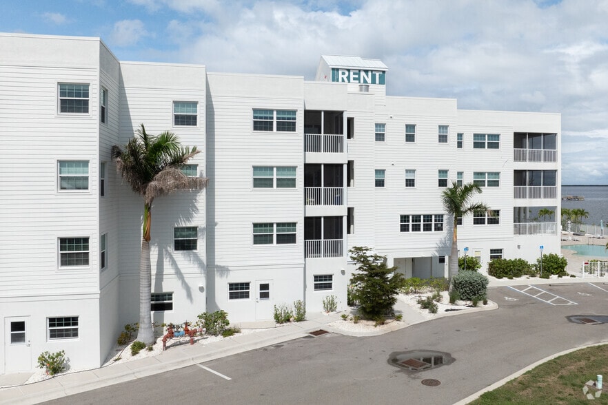 More Photos Of 14550 River Beach Dr, Port Charlotte Apartments For Sale