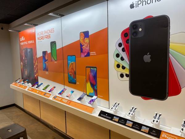 More Photos Of 1015 Macdonald Ave, Richmond Storefront For Lease