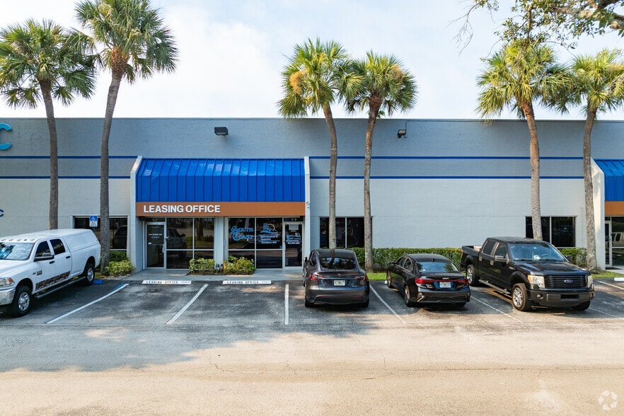 Primary Photo Of 6601 Lyons Rd, Coconut Creek Warehouse For Lease