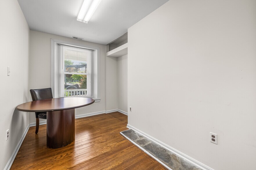 More Photos Of 410 Main St, Reisterstown Medical For Lease