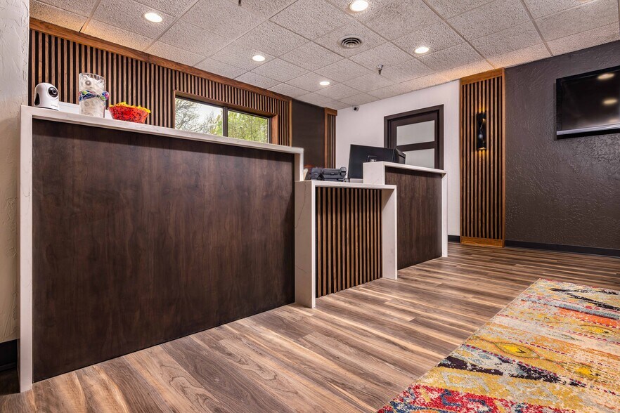 More Photos Of 3745 S Fremont Ave, Springfield Office Residential For Sale