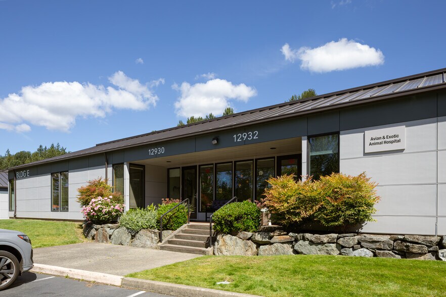 Primary Photo Of 12509-12523 130th Ln NE, Kirkland Unknown For Lease