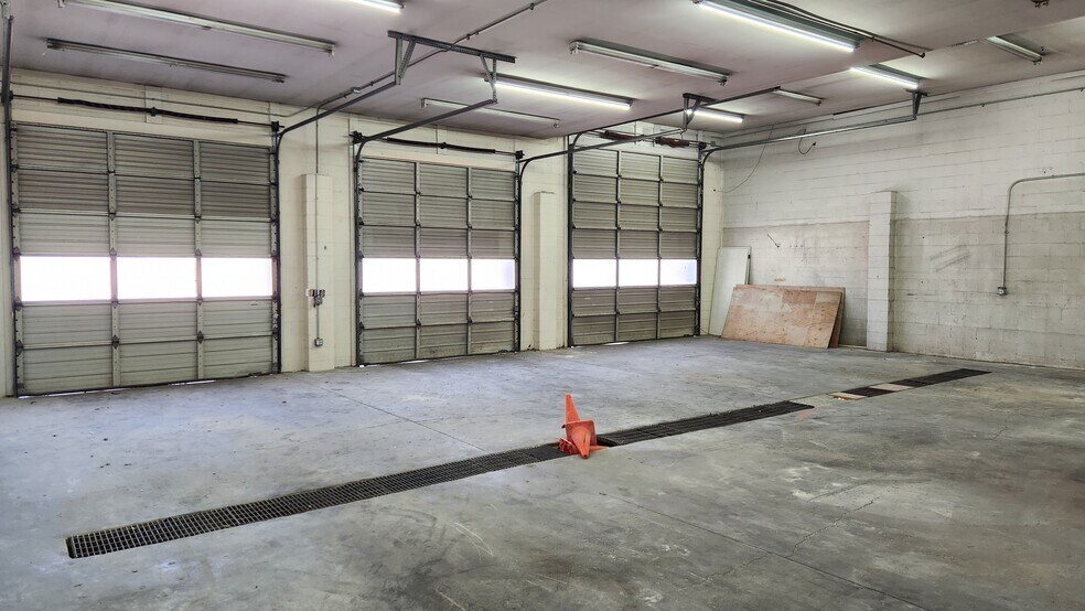 More Photos Of 313 C Oak Ridge Tpke, Oak Ridge Office For Sale