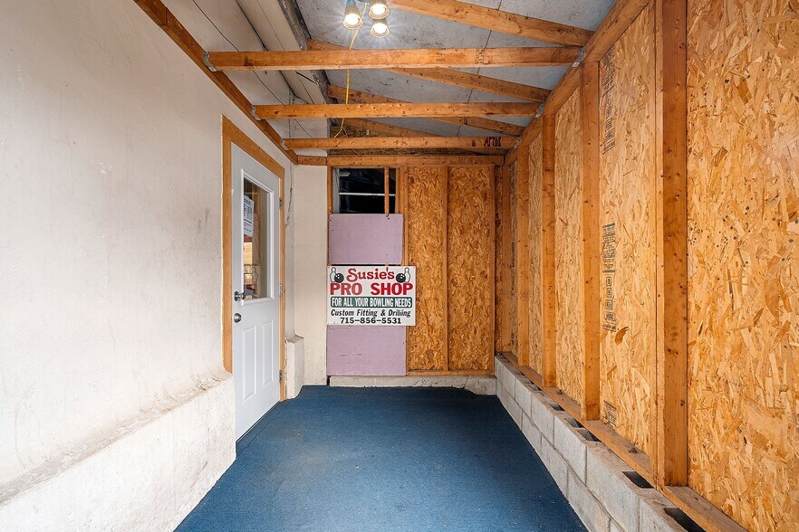 More Photos Of 326 Main St, Wausaukee Bowling Alley For Sale