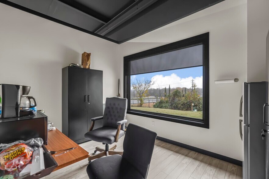 More Photos Of 12446 State Highway 205, Lavon Flex For Sale