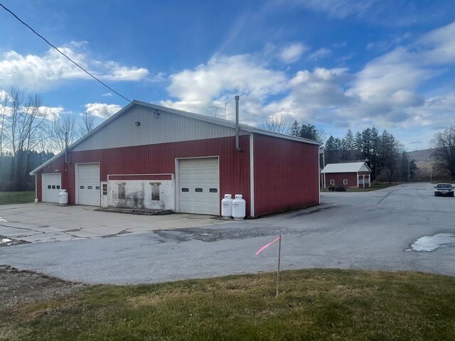 More Photos Of 628 South St, Hoosick Falls Specialty For Sale
