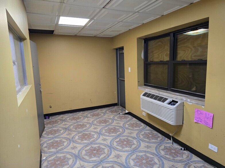 More Photos Of 7621 S Cottage Grove Ave, Chicago Hotel For Sale