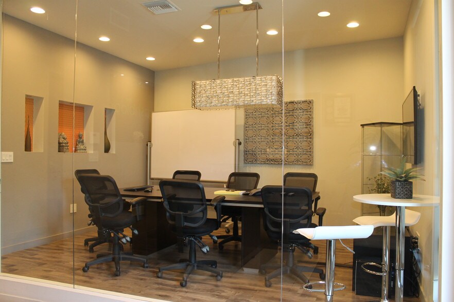 More Photos Of 13263 Ventura Blvd, Studio City Office For Lease