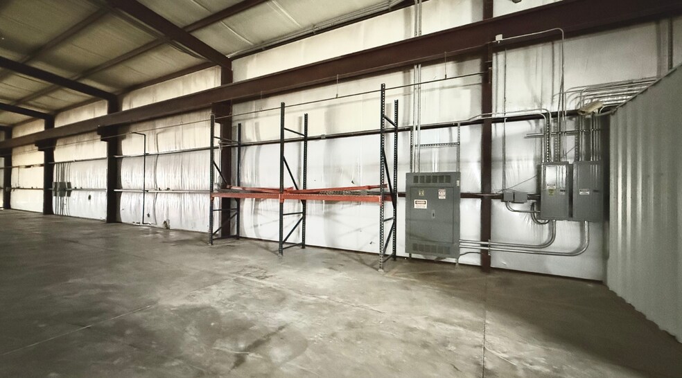 More Photos Of 1509 S County Road 1309, Midland Warehouse For Lease