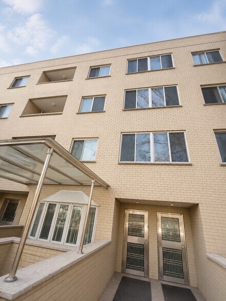 More Photos Of 13238 41st Ave, Flushing Apartments For Sale