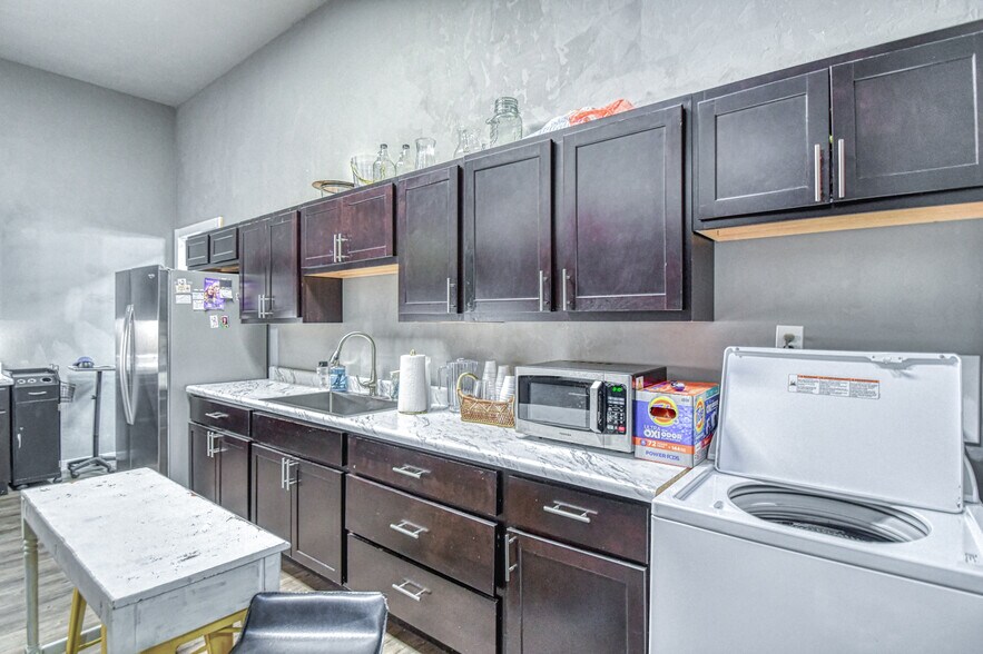 More Photos Of 91 Monroe Ave NE, Piedmont Freestanding For Sale