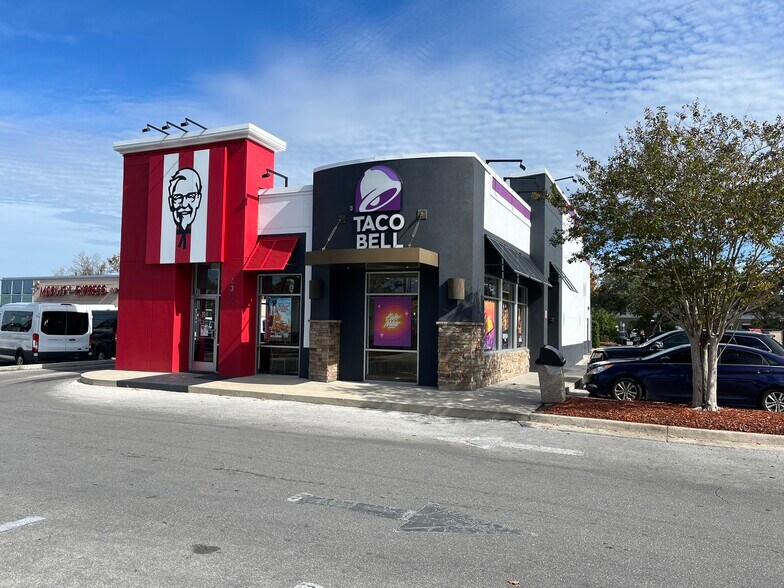 Primary Photo Of 4312 US Highway 19, New Port Richey Fast Food For Sale
