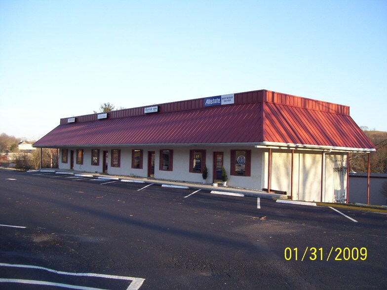Primary Photo Of 3175 Appalachian Hwy, Jacksboro Office For Sale