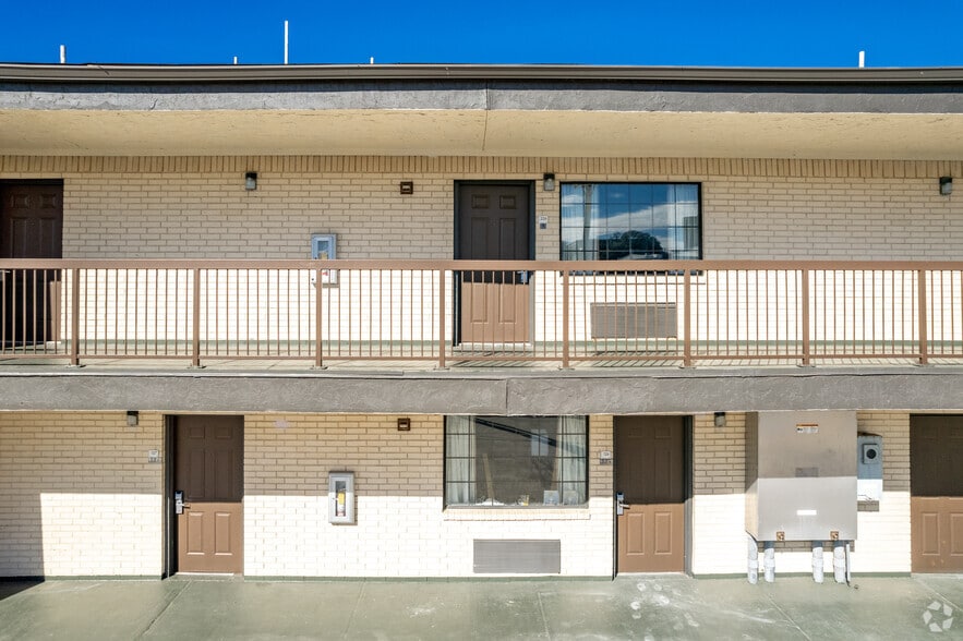 More Photos Of 4 Piano Pl, San Antonio Hotel For Sale