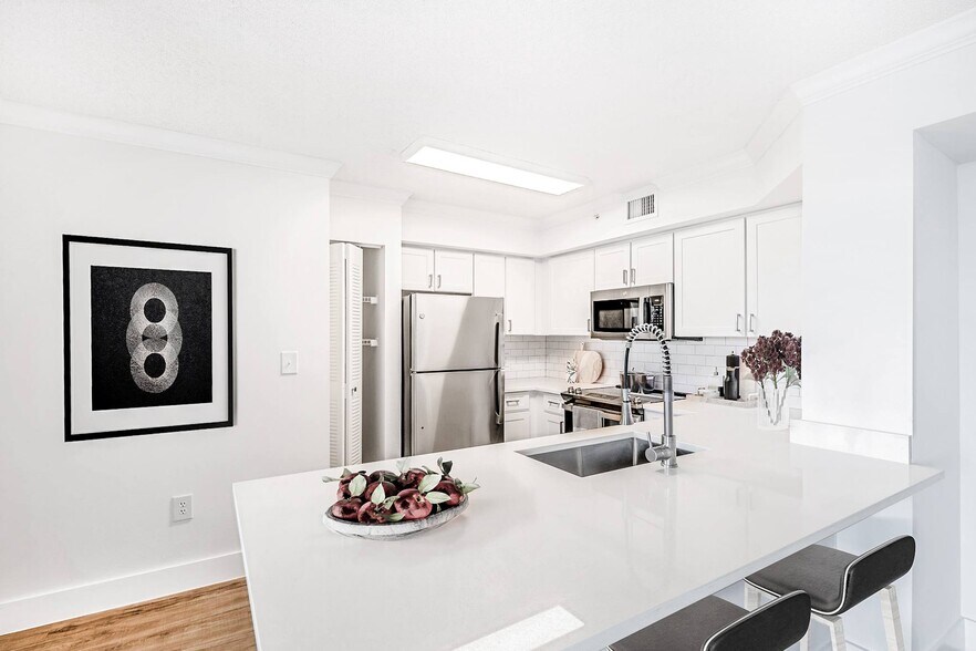 More Photos Of 353-383 Aragon Ave, Coral Gables Apartments For Lease